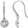 halo-style-earrings-8420566.jpg