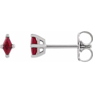 Kite 4-Prong Stud Earring