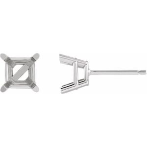 Square 4-Prong Lightweight Stud Earrings