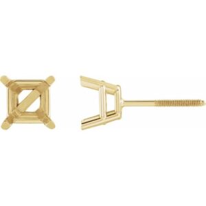 Square 4-Prong Lightweight Stud Earrings